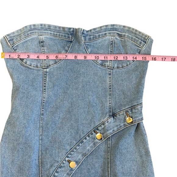 Chic Strapless Denim Mini Dress - Picture 6 of 9